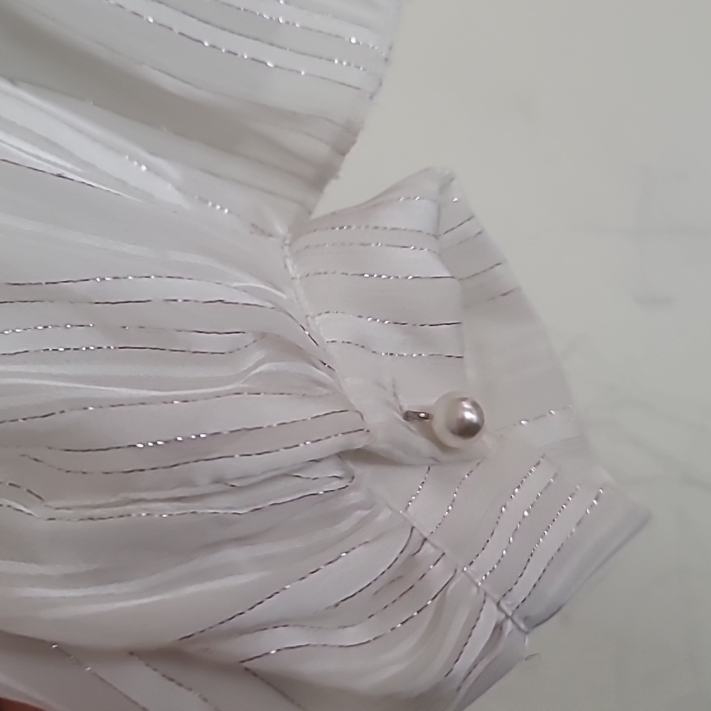 Size medium top from Akeni+Kin - Picture 3 of 5